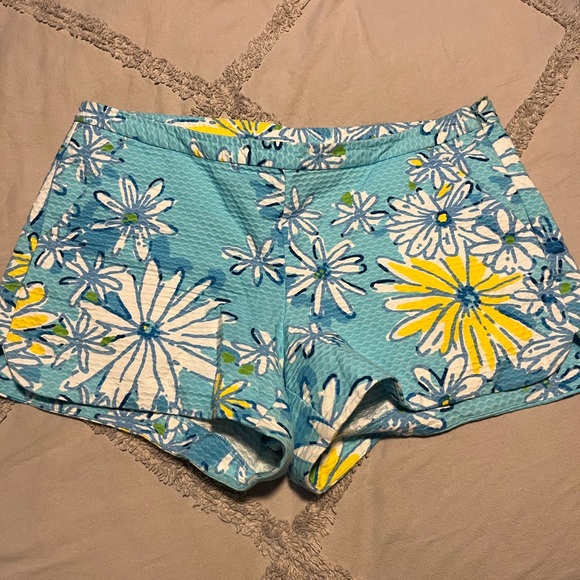 Lilly Pulitzer Pants - Lilly Pulitzer shorts size 10